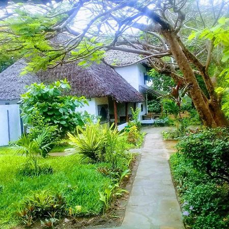 Diani Banda Cottages Diani Beach Exterior foto