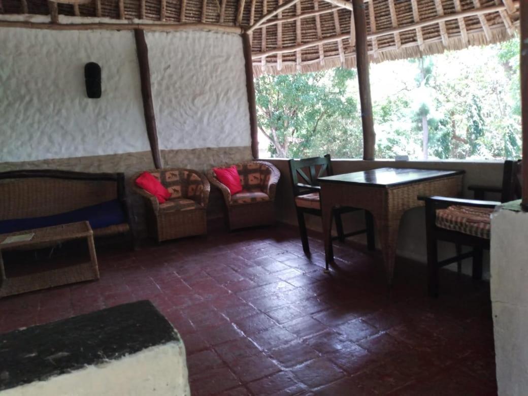 Diani Banda Cottages Diani Beach Exterior foto